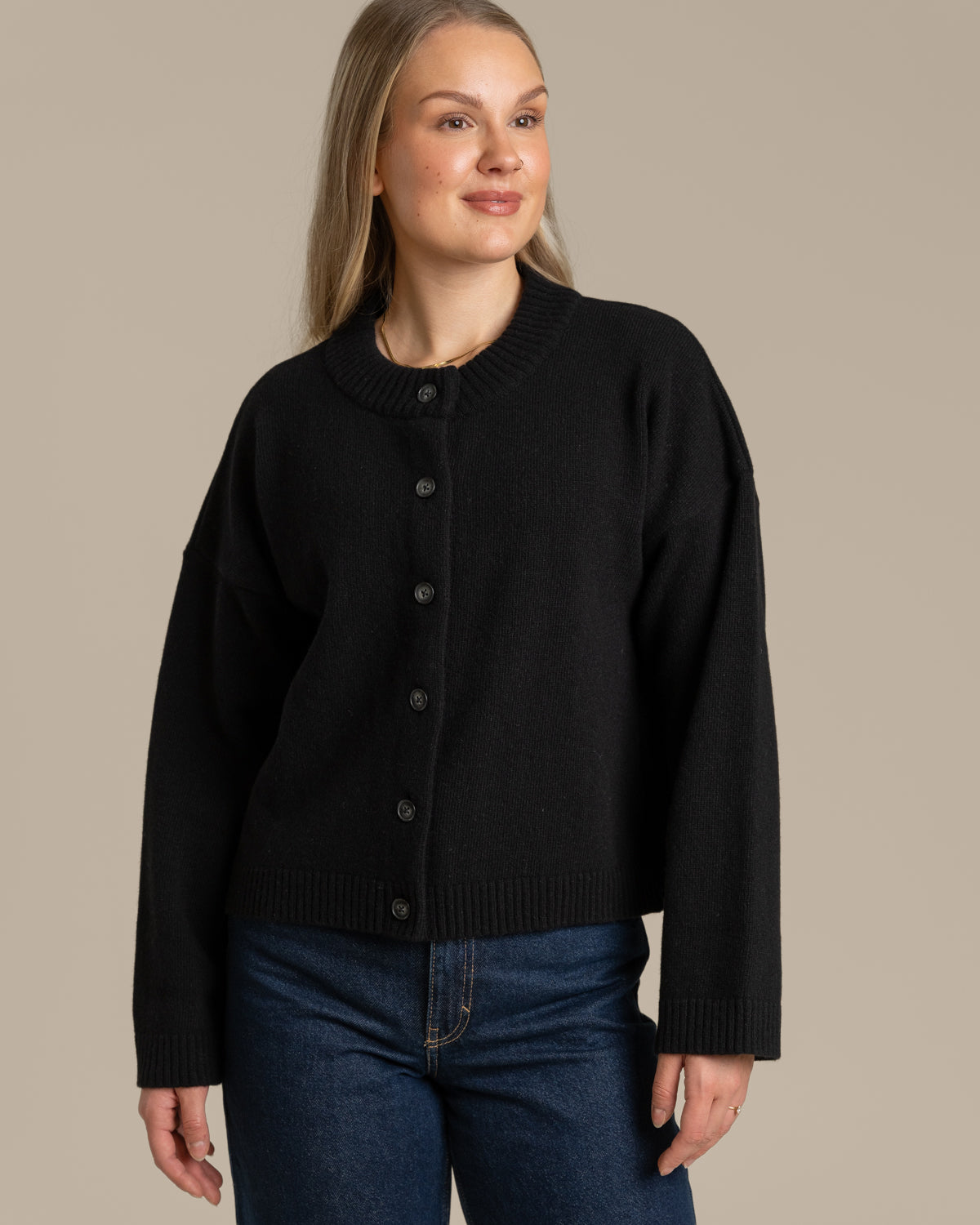 Kuura Strickjacke, schwarz