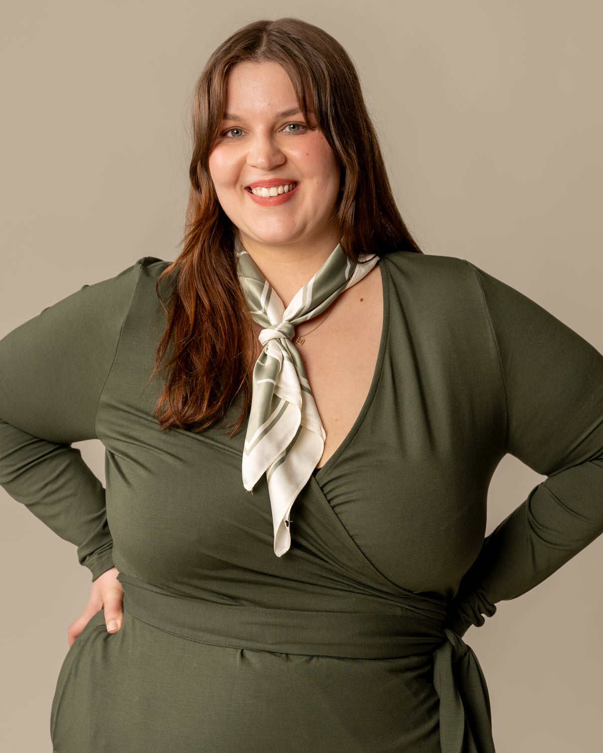 Kietaisumekko, khaki Toive