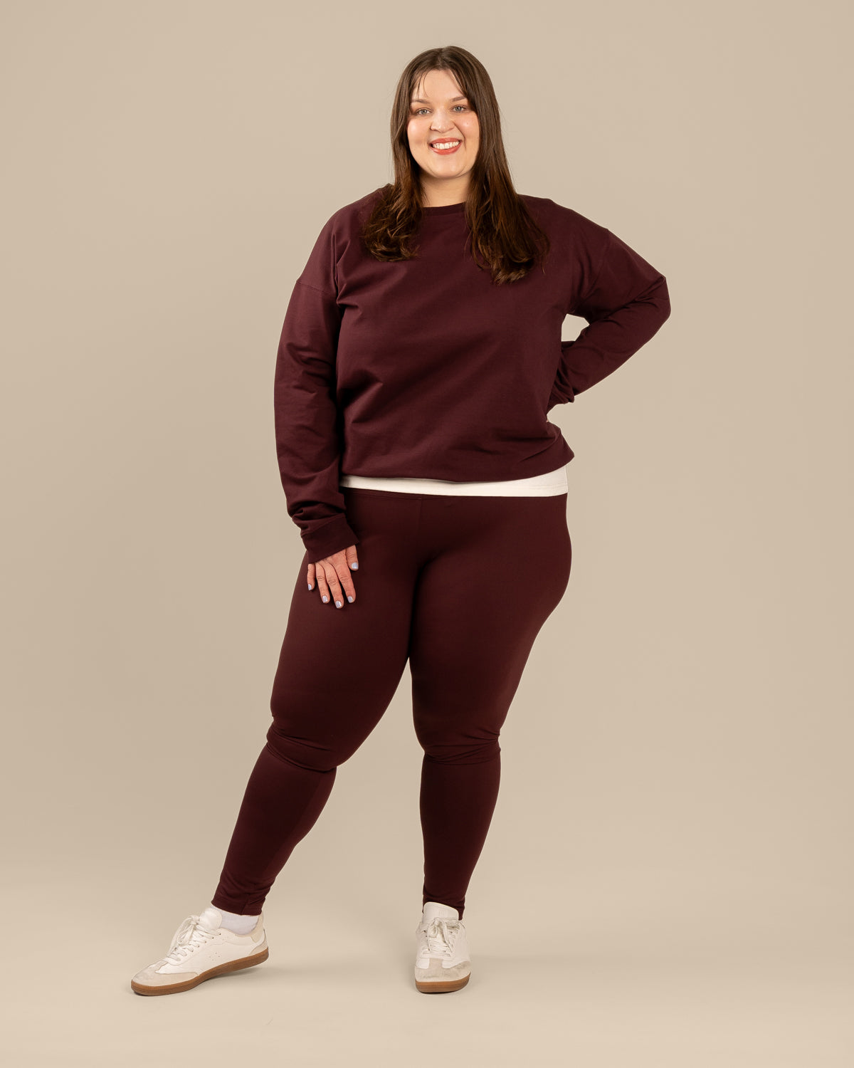 Viininpunaiset leggingsit