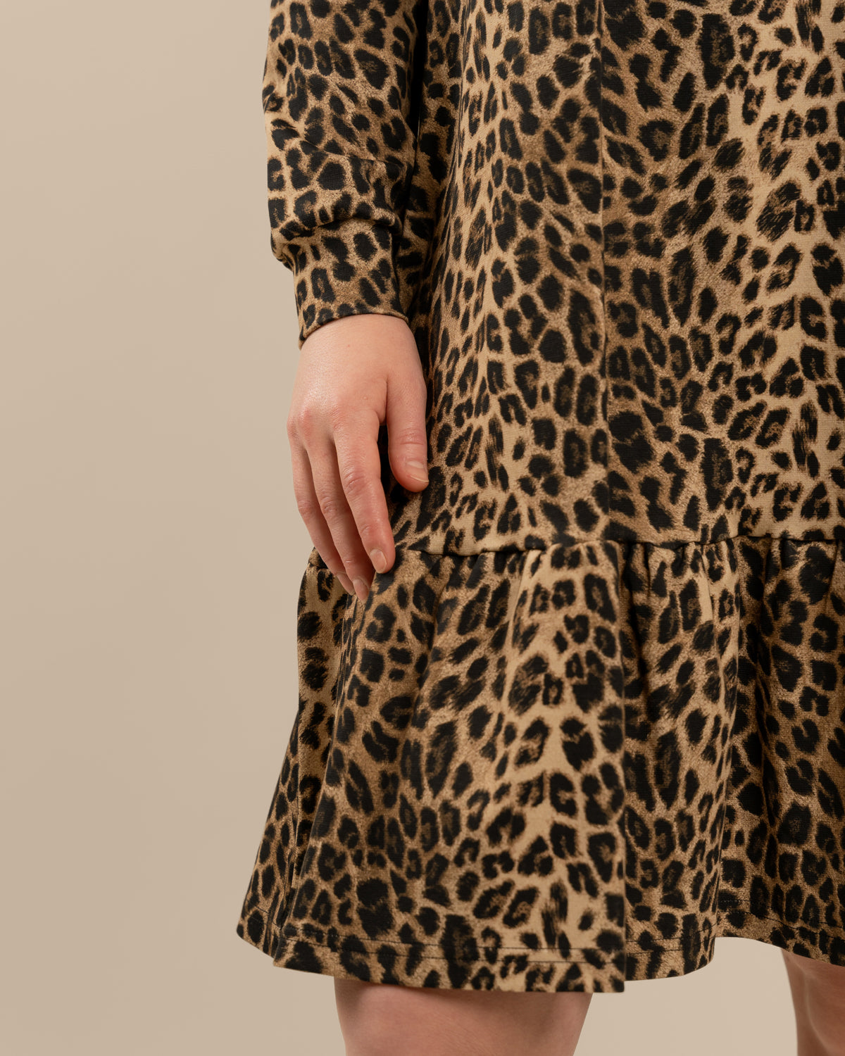 Lempi mekko, leopardi Toive