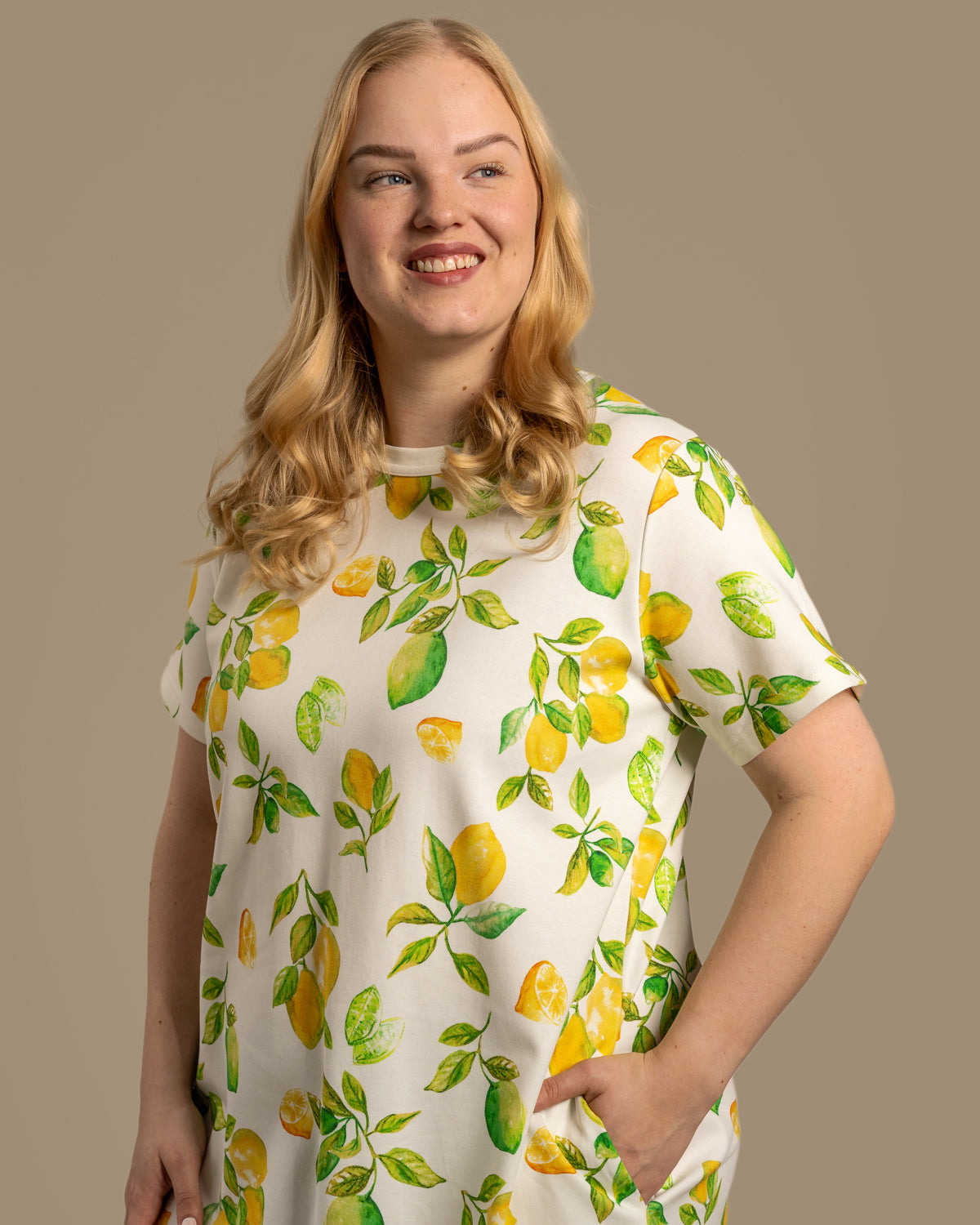 Poimuhelmainen mekko, Limone Toive.