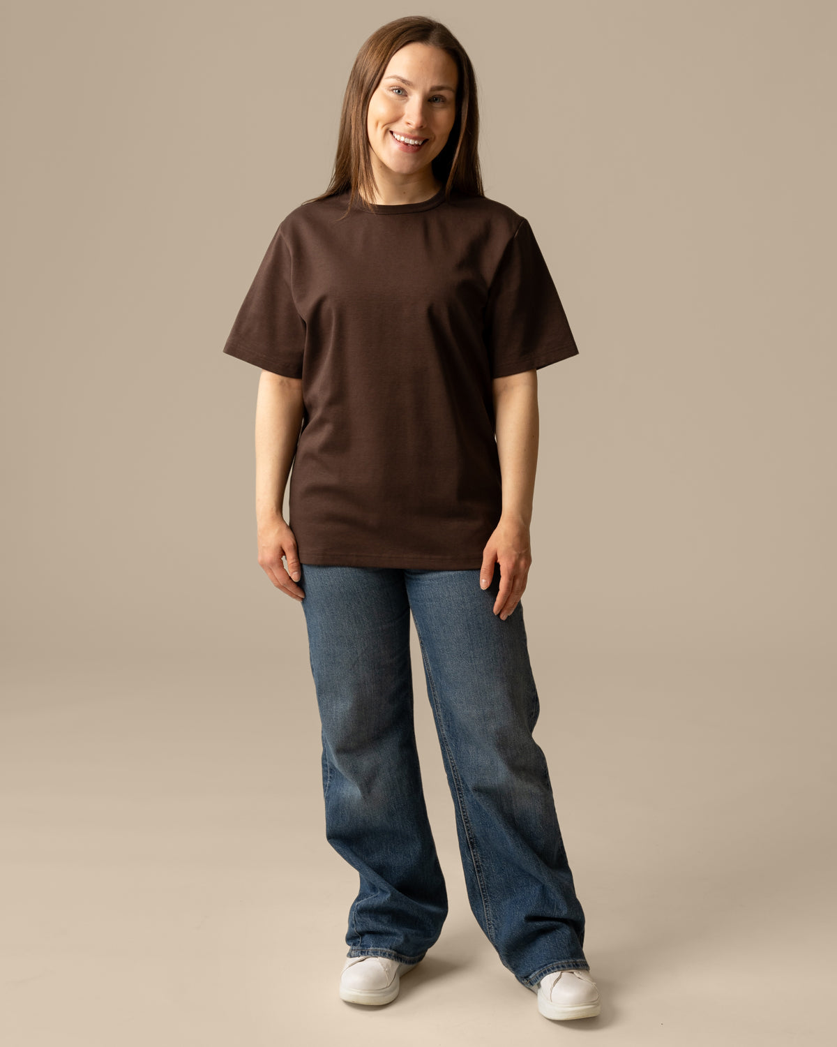 Tummanruskea Ajaton t-paita unisex
